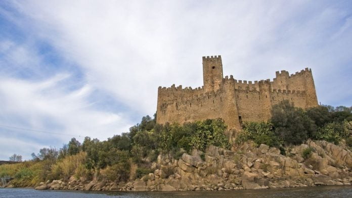 Almourol Castle, Portugal | History & Interior - ANIMESONNET